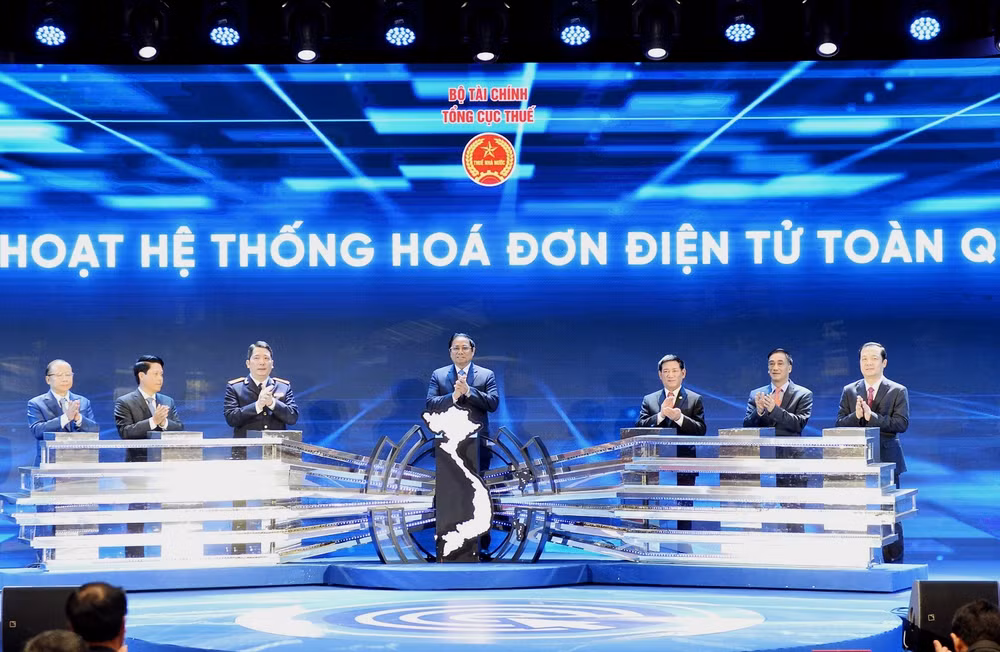 Thủ tướng Phạm Minh Chính dự Lễ công bố kích hoạt hệ thống hóa đơn điện tử toàn quốc.