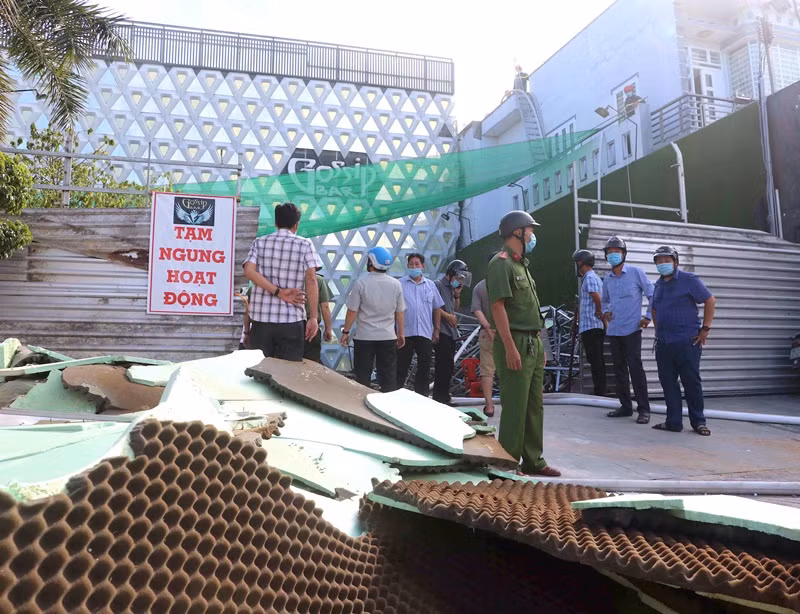 Cháy lớn tại một quán bar ở Cà Mau -3