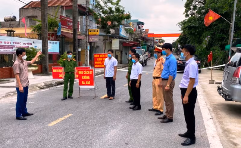 Ban Chỉ đạo phòng, chống dịch Covid-19 huyện Ý Yên (Nam Định) dồn sức khoanh vùng, dập dịch trên địa bàn huyện.