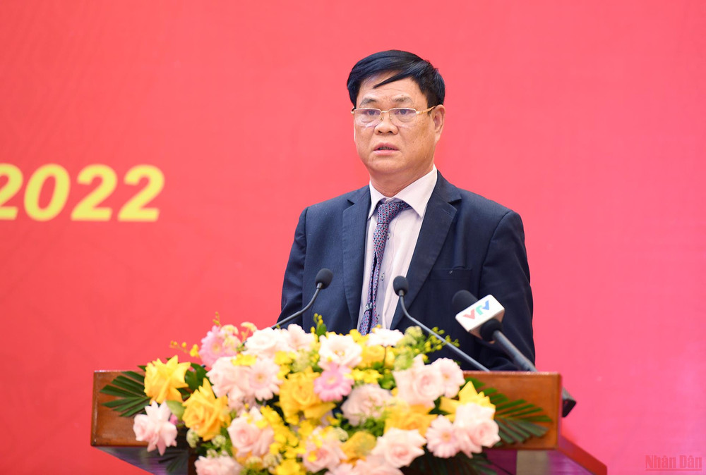 Bí thư Đảng ủy Khối các cơ quan Trung ương Huỳnh Tấn Việt phát biểu tại hội thảo. 26.jpg -0