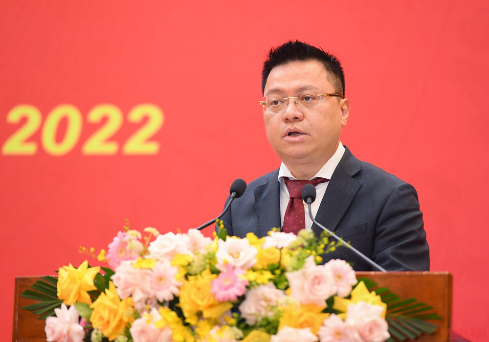 Đồng chí Lê Quốc Minh đề nghị các cơ quan thông tấn, báo chí có cách làm sáng tạo để lan tỏa thông điệp của hội thảo đến mỗi cán bộ, đảng viên. 21.jpg -0