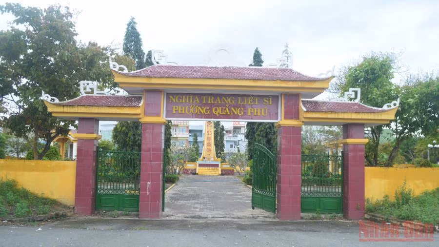 Nghĩa trang liệt sĩ phường Quảng Phú, thành phố Quảng Ngãi là 1 trong 8 nghĩa trang liệt sĩ được sửa chữa, nâng cấp hoàn thành trước ngày 27/7 năm nay.