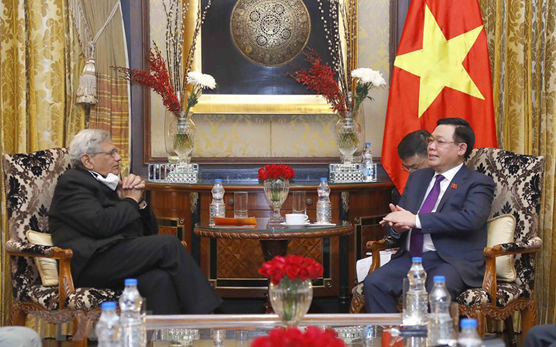Chủ tịch Quốc hội Vương Đình Huệ tiếp Tổng Bí thư Đảng Cộng sản Ấn Độ Marxist (CPI-M) Sitaram Yechury. (Ảnh: Doãn Tấn/TTXVN) Chủ tịch Quốc hội Vương Đình Huệ tiếp lãnh đạo các chính đảng Ấn Độ -0
