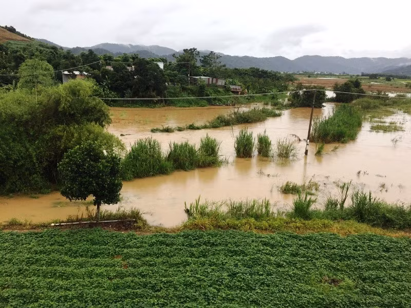 Sạt lở, ngập úng cục bộ nhiều nơi tại Krông Nô -0