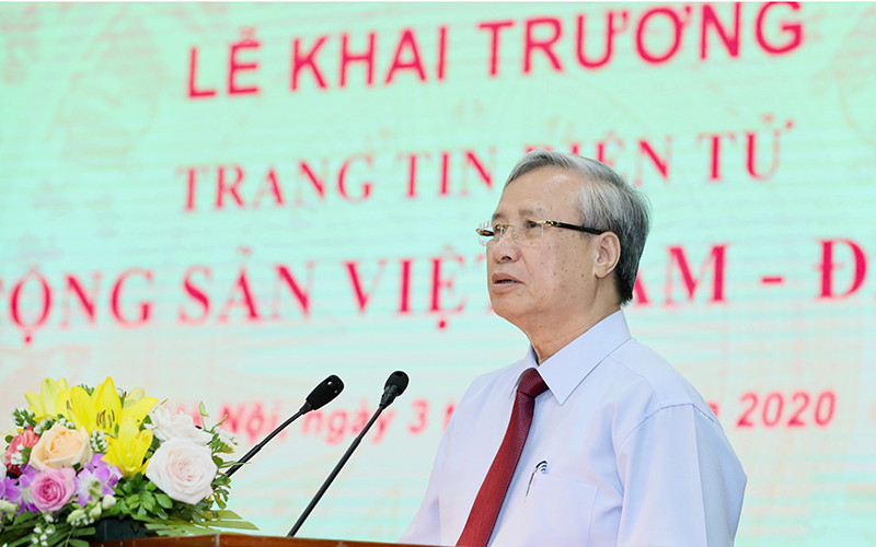 Đồng chí Trần Quốc Vượng phát biểu tại buổi lễ. Ảnh: NHẬT BẮC Khai truơng Trang tin điện tử Đảng Cộng sản Việt Nam – Đại hội XIII -0