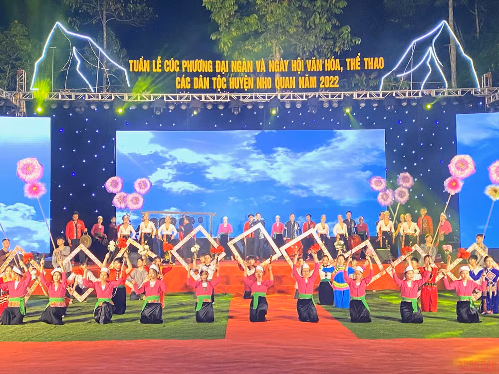 Lễ Khai mạc “Tuần du lịch Cúc  Phương đại ngàn và Ngày hội Văn hóa các dân tộc” ở huyện Nho Quan (Ninh Bình).