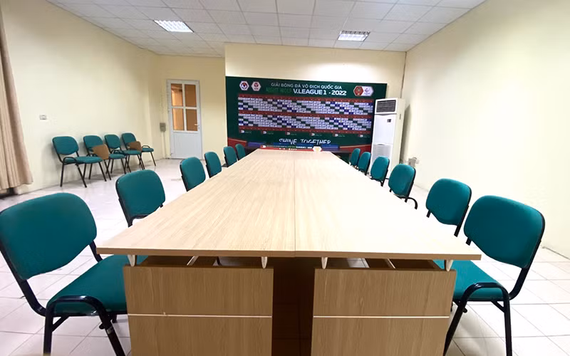 Nam Định cho người dân vào xem thi đấu bóng đá miễn phí -0