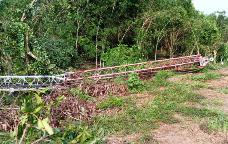 Cột phát sóng tại xã Minh Tâm bị gió làm gãy. Giông lốc làm tốc gây nhiều thiệt hại ở Bình Phước -0