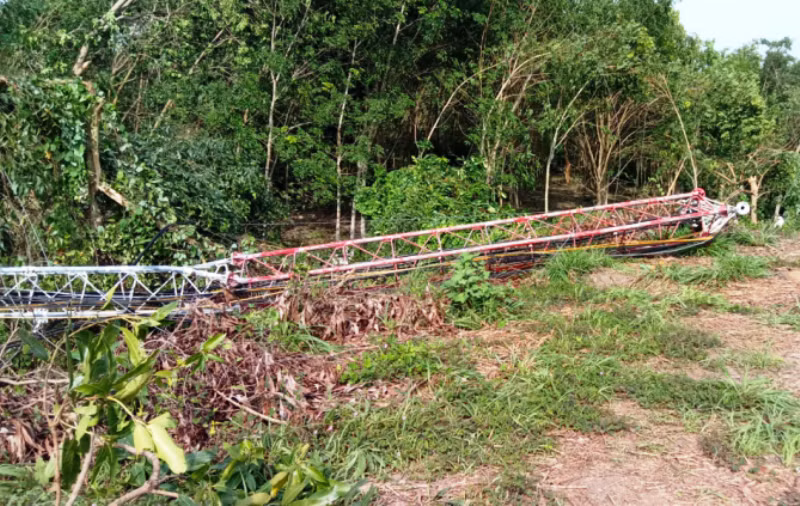 Giông lốc làm tốc gây nhiều thiệt hại ở Bình Phước -0