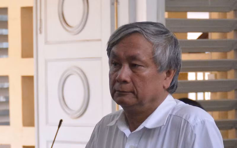 Bị cáo Lê Thanh Liêm bị tuyên phạt mức án 3 năm tù do liên quan đến những sai phạm khi thực hiện gói thầu lắp đặt camera giám sát an ninh tại tòa nhà bốn cơ quan Sở Y tế.