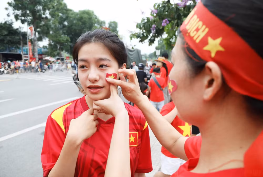 Rất đông cổ động viên đến cổ vũ cho đội tuyển U23 Việt Nam -0