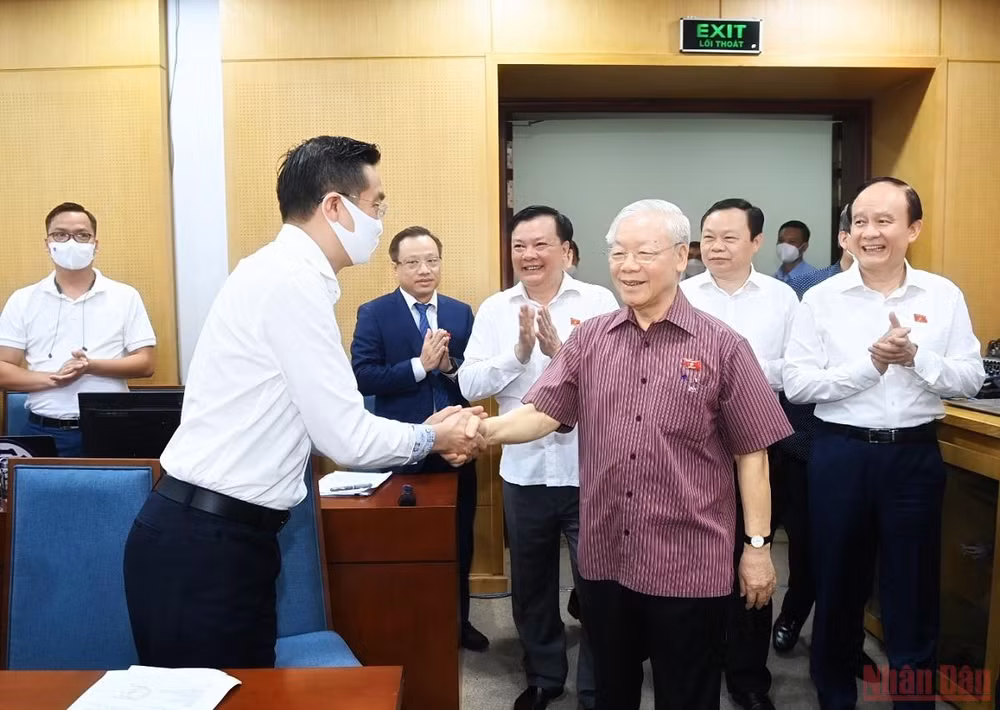 Hình ảnh Tổng Bí thư Nguyễn Phú Trọng tiếp xúc cử tri Thành phố Hà Nội -1