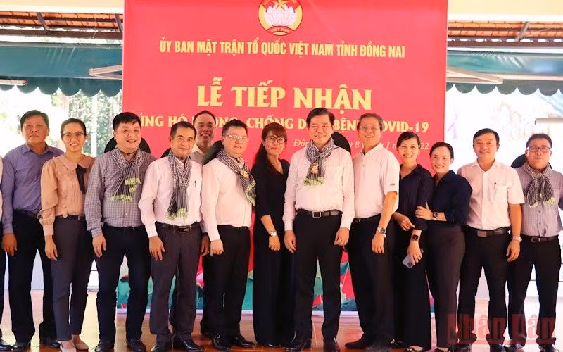 Báo Nhân Dân hỗ trợ tỉnh Đồng Nai 200 triệu đồng phòng, chống dịch -0