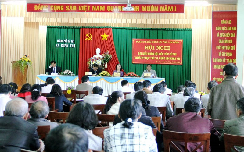 Đồng chí Trương Thị Mai tiếp xúc cử tri tại TP Đà Lạt. Tăng cường phát triển nông nghiệp công nghệ cao, nâng cao đời sống nhân dân -0