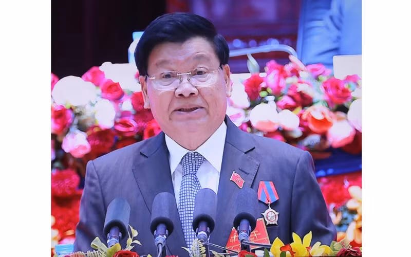 Tổng Bí thư, Chủ tịch nước Lào Thongloun Sisoulith.