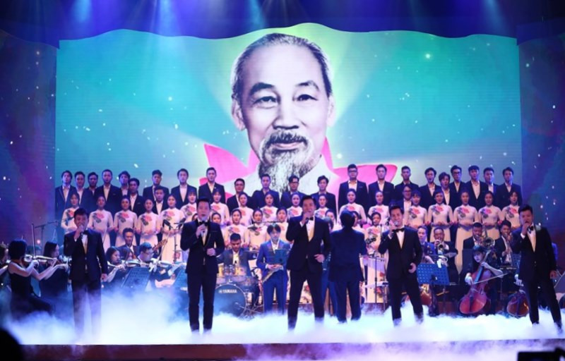 Chương trình nghệ thuật chào mừng Hội nghị văn hóa toàn quốc năm 2021. (Ảnh: Nam Nguyễn/Vietnam+)
