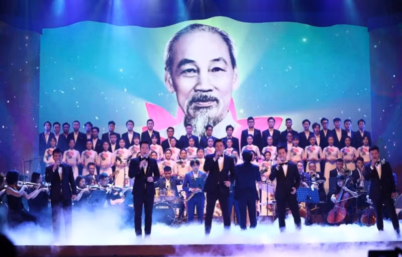 Chương trình nghệ thuật chào mừng Hội nghị văn hóa toàn quốc năm 2021. (Ảnh: Nam Nguyễn/Vietnam+)