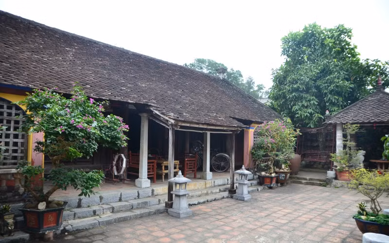 Làng cổ Đông Sơn, nằm bên bờ sông Mã.