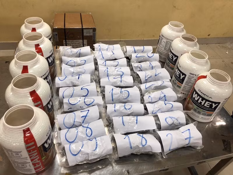 Bắt giữ 4,72 kg ma túy qua đường hàng không