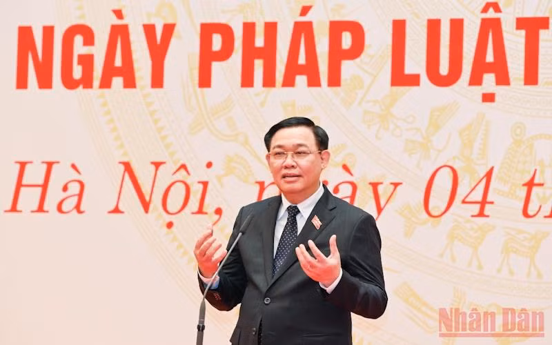 Chủ tịch Quốc hội Vương Đình Huệ phát biểu tại buổi gặp mặt nhân Ngày Pháp luật Việt Nam. (Ảnh: Duy Linh)