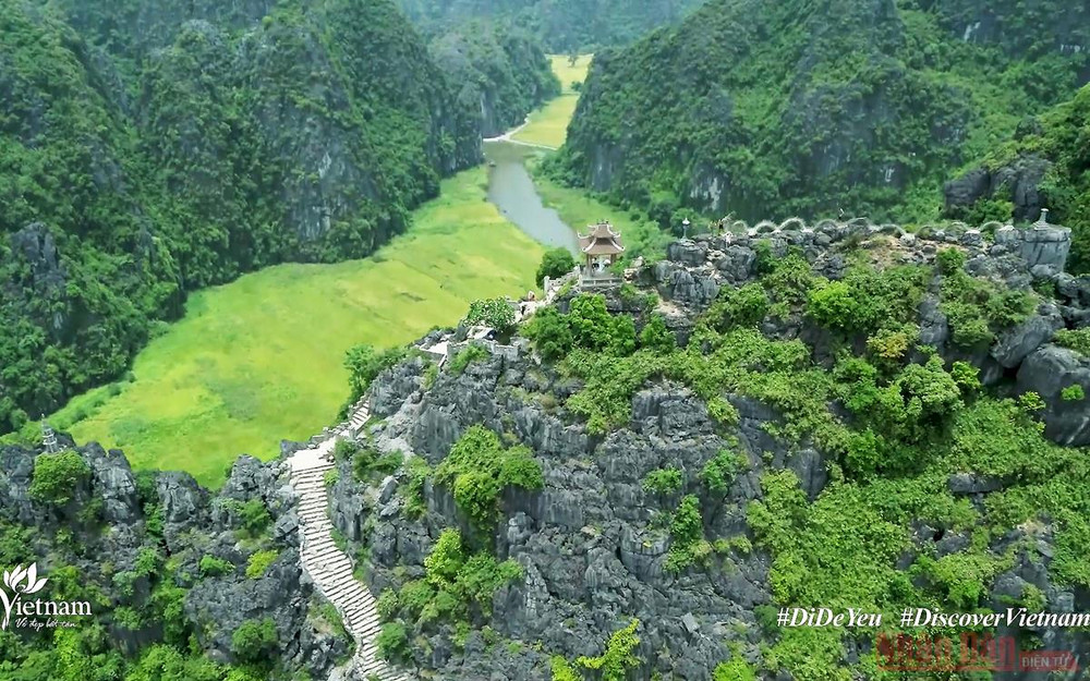 Thiên nhiên hùng vĩ trong clip (Ảnh chụp màn hình) “Việt Nam: Đi Để Yêu! - Về với Ninh Bình”-Hành trình đầy cảm xúc -0