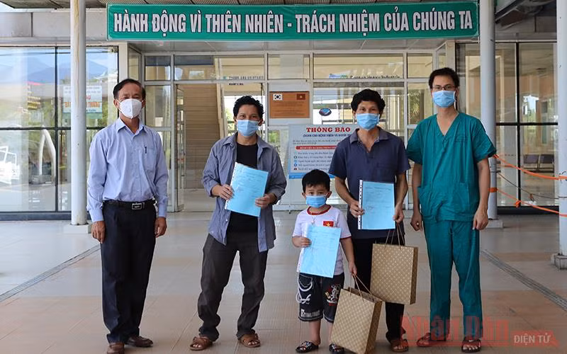 Ba bệnh nhân mới được công bố khỏi bệnh và ra viện.