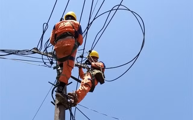 Ngành điện miền bắc nỗ lực khắc phục hậu quả thiên tai