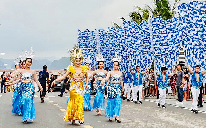 Màn diễu hành tại Carnaval Hạ Long 2019 (Ảnh: BND)