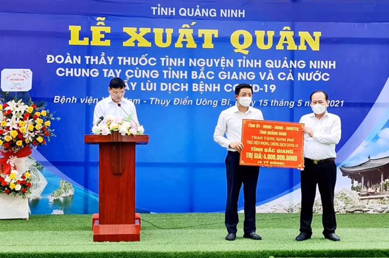 Đoàn thầy thuốc tình nguyện của Quảng Ninh hỗ trợ tỉnh Bắc Giang xét nghiệm dịch Covid-19 -0