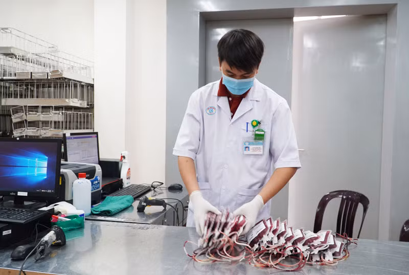 Lượng máu dự trữ tại Bệnh viện Chợ Rẫy đang dần cạn kiệt.