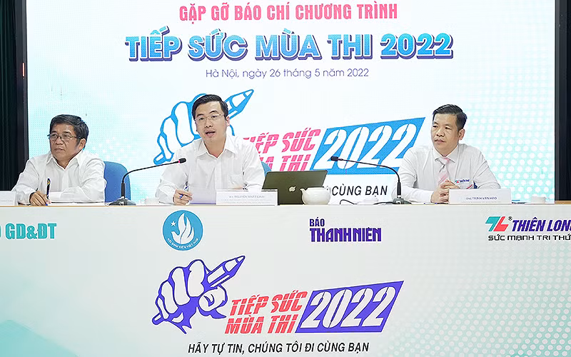 Hỗ trợ hàng triệu khóa ôn tập thi đại học tặng thí sinh cả nước -0