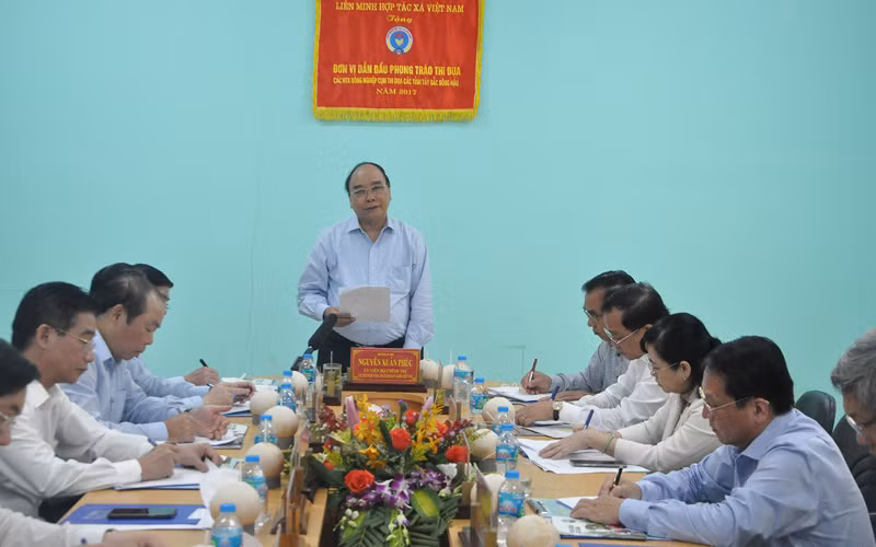 Chủ tịch nước Nguyễn Xuân Phúc thăm Hợp tác xã Mỹ Tịnh An -0