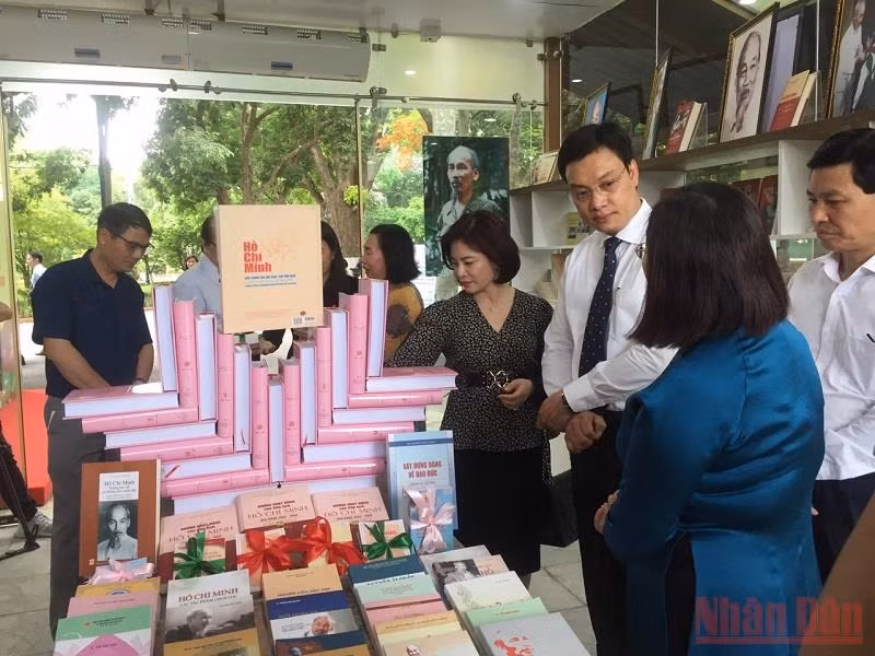 Lan tỏa di sản tư tưởng, đạo đức, phong cách Hồ Chí Minh với nhân dân trong nước và quốc tế -0