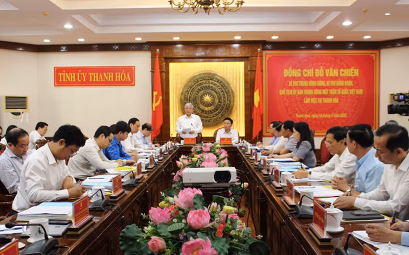 Toàn cảnh buổi làm việc giữa Đoàn công tác của Ủy ban Trung ương Mặt trận Tổ quốc Việt Nam với Ban Thường vụ Tỉnh ủy Thanh Hóa.