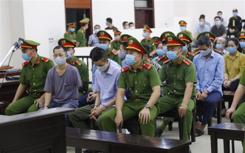 Các bị cáo tại phiên tòa.