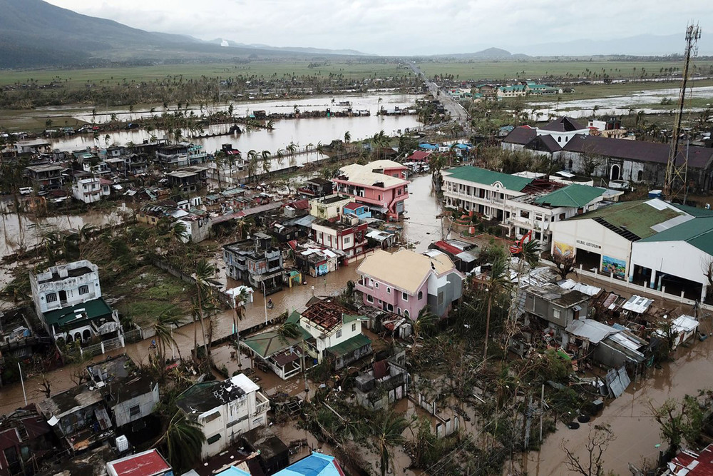 Cảnh hoang tàn tại huyện Malinao thuộc tỉnh Albay, sau khi bão Goni đổ bộ ngày 1-11. (Ảnh: Getty Images) Goni -0