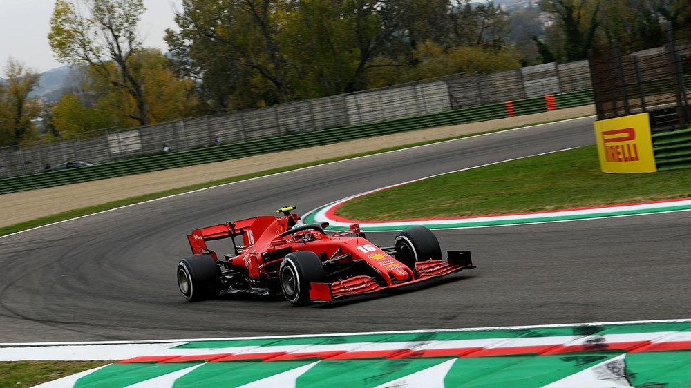 Đội đua Ferrari có một thành tích không tốt. Đội đua Mercedes lập kỷ lục bảy năm vô địch liên tiếp -0