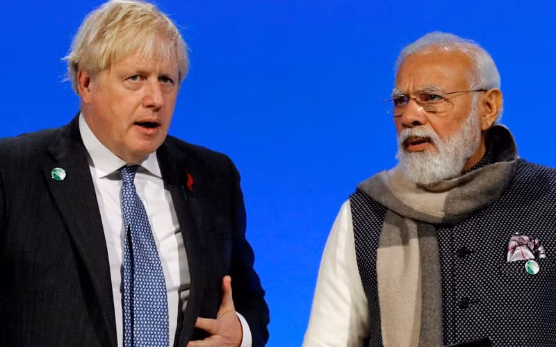 Thủ tướng Anh Boris Johnson và Thủ tướng Ấn Độ Narendra Modi tham dự một cuộc họp trong khuôn khổ Hội nghị thượng đỉnh Liên hợp quốc về biến đổi khí hậu (COP26) diễn ra tại Glasgow, Scotland, Vương quốc Anh ngày 2/11/2021. (Ảnh: Reuters)