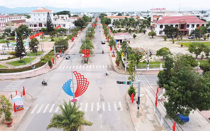 Một góc khu trung tâm hành chính của thị xã An Nhơn. Ảnh: NGUYỄN QUÝ HÂN.