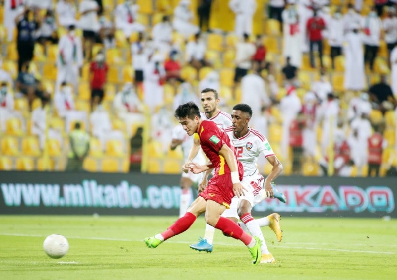 Cầu thủ Tiến Linh ghi bàn vào lưới UAE tại vòng loại 2 World Cup 2022. (Ảnh: 24h.com.vn) Tập đoàn Hưng Thịnh thưởng hai tỷ đồng cho Đội tuyển Việt Nam vì thành tích xuất sắc tại vòng loại World Cup 2022 -0