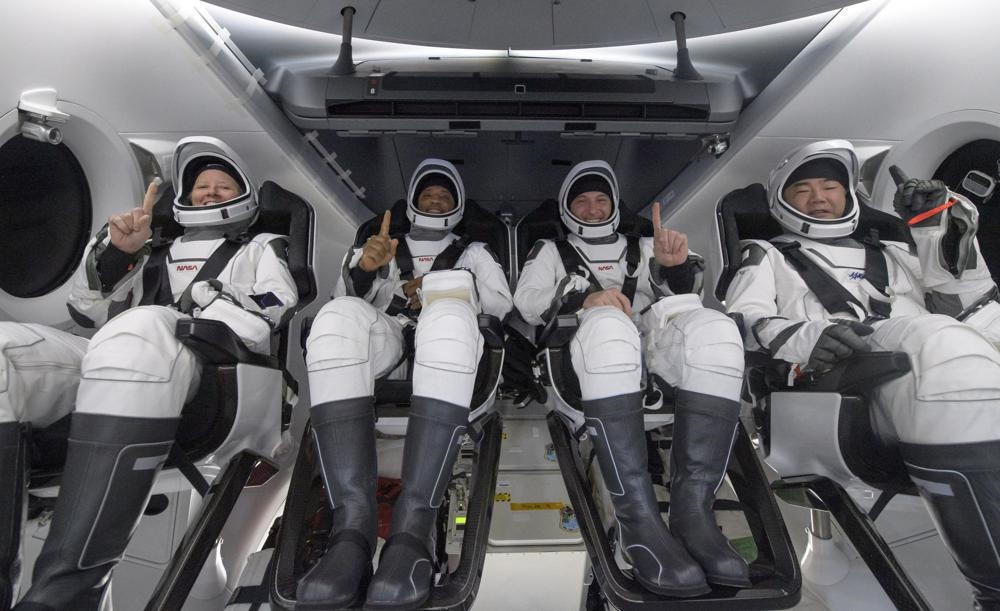 Các phi hành gia từ trái sang phải, Walker, Glover, Hopkins và Noguchi. Ảnh: NASA. SpaceX đưa bốn phi hành gia trở về Trái đất trong đêm -0