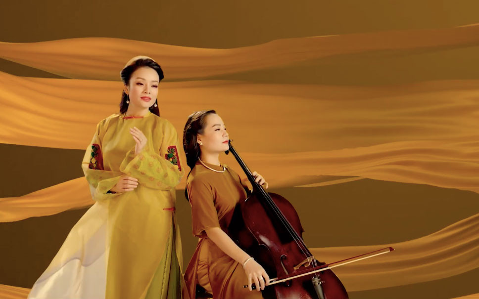 Hai nghệ sĩ Tân Nhàn và Đinh Hoài Xuân. Nghệ sĩ Tân Nhàn lần đầu phối xẩm với giao hưởng -0