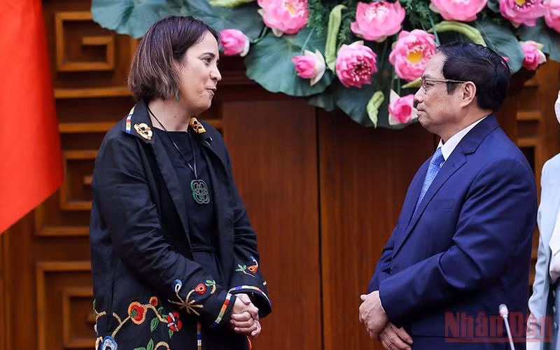 Thủ tướng Phạm Minh Chính tiếp bà Tredene Dobson, Đại sứ New Zealand tại Việt Nam. (Ảnh: Trần Hải)