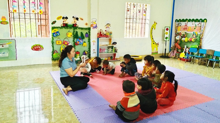 Tình yêu học trò gắn bó các cô giáo với vùng cao khó khăn suốt nhiều năm qua.