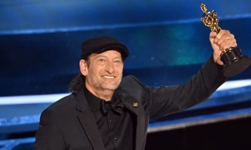 Troy Kotsur. (Nguồn: Shutterstock)