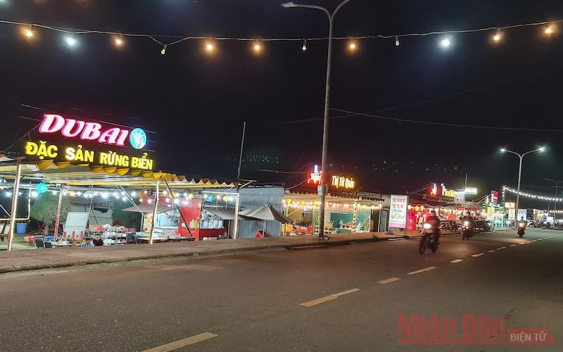 Chợ đêm Sông Trà chủ yếu là quán nhậu, quán ăn vặt. “Khai tử” chợ đêm Sông Trà -0