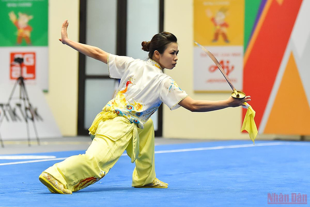 Hoàng Thị Phương Giang đạt 9,45 điểm nội dung Đao thuật nữ, qua đó giành Huy chương Đồng. Những khoảnh khắc đẹp của wushu Việt Nam ngày 14/5 -0