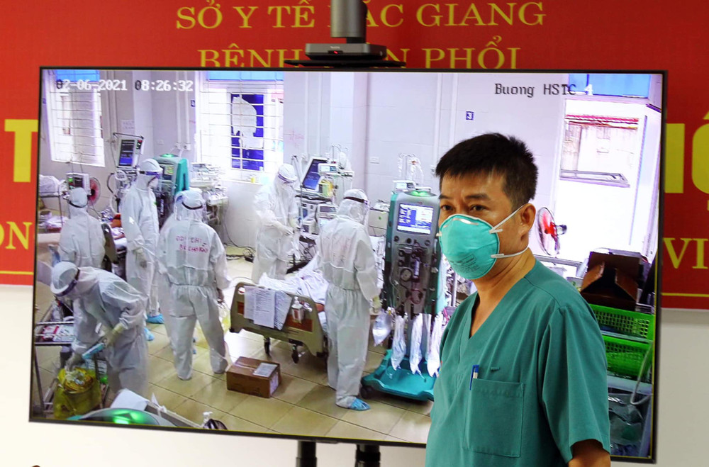 BS Nguyễn Thanh Linh, BV Chợ Rẫy chi viện cho Bắc Giang, đã điều trị cho nhiều ca bệnh nặng. THÔNG ĐIỆP CHỐNG DỊCH MỚI: 5K+VACCINE+CÔNG NGHỆ -0