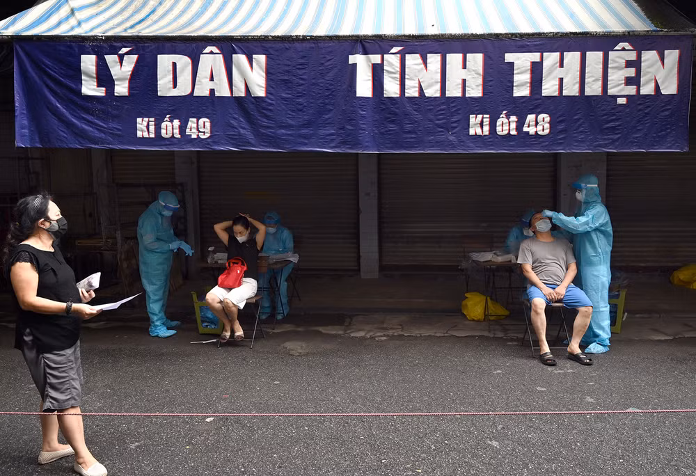 Hà Nội triển khai xét nghiệm Covid-19 diện rộng -0