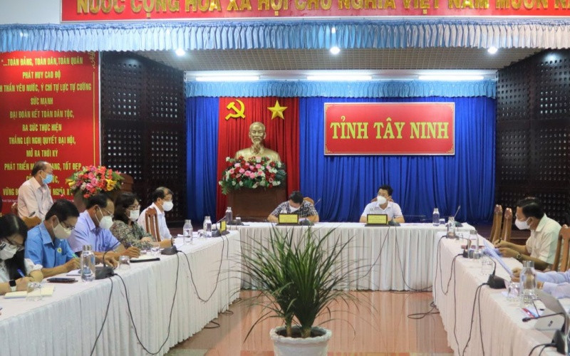 Ủy ban nhân dân tỉnh Tây Ninh họp khẩn.